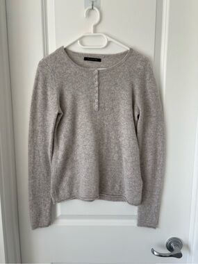TAHARI Grey 100% Cashmere Sweater